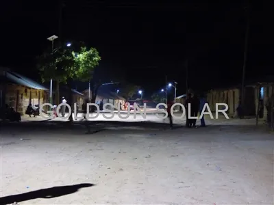 ¿Cuánto tiempo cambia la batería de la farola solar?
